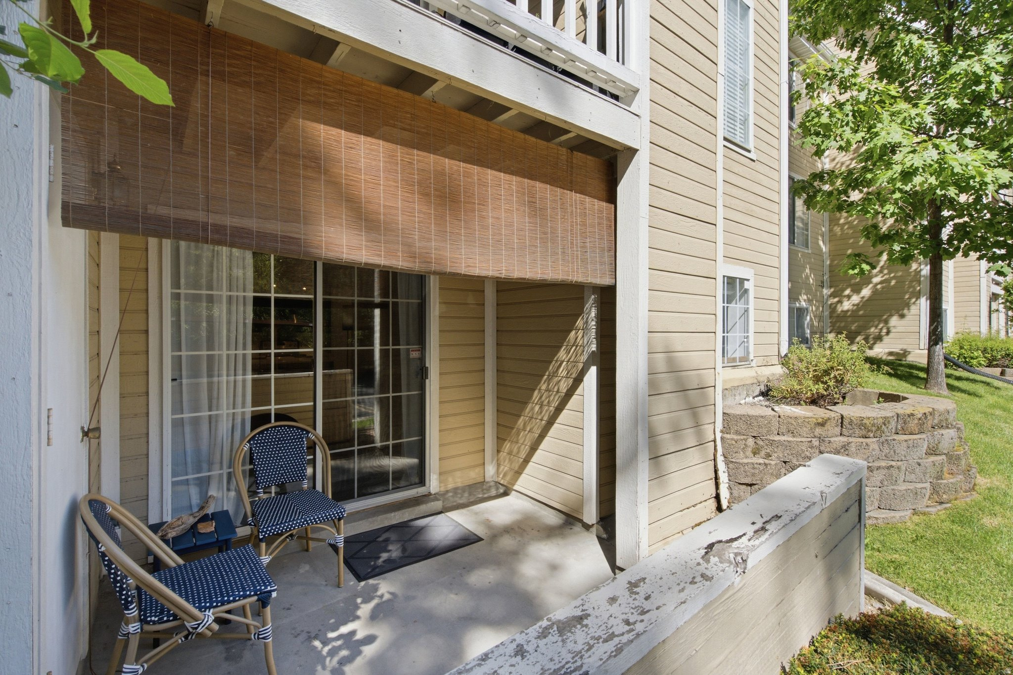WATERSIDE CONDOS - Residential