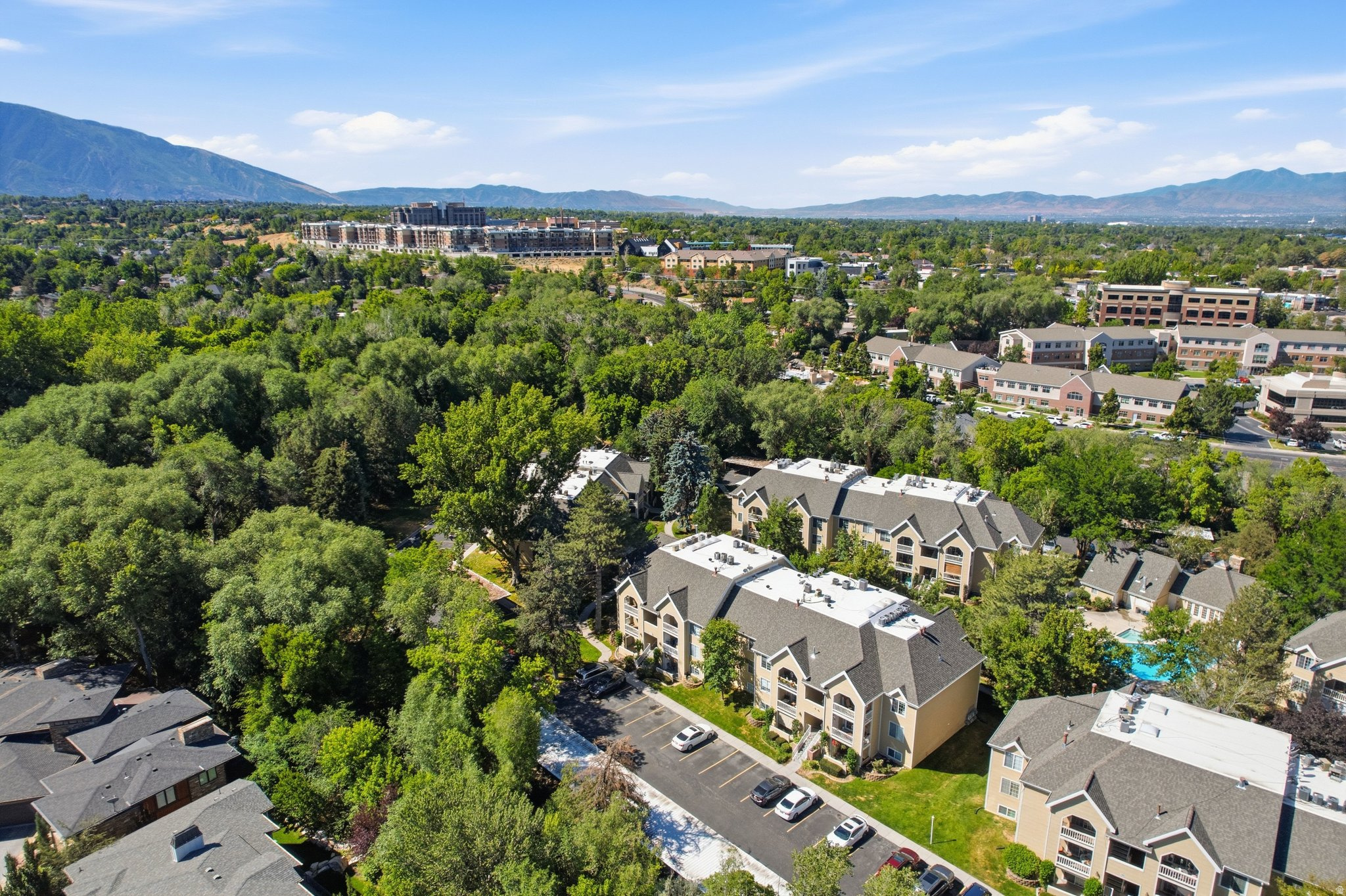 WATERSIDE CONDOS - Residential