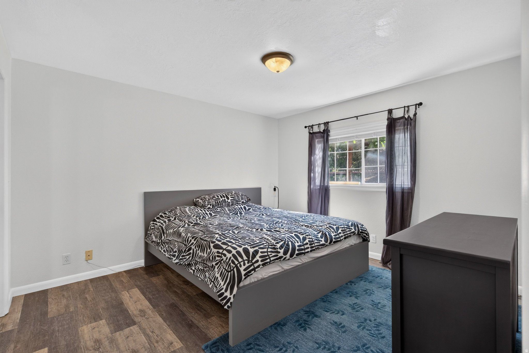 WATERSIDE CONDOS - Residential