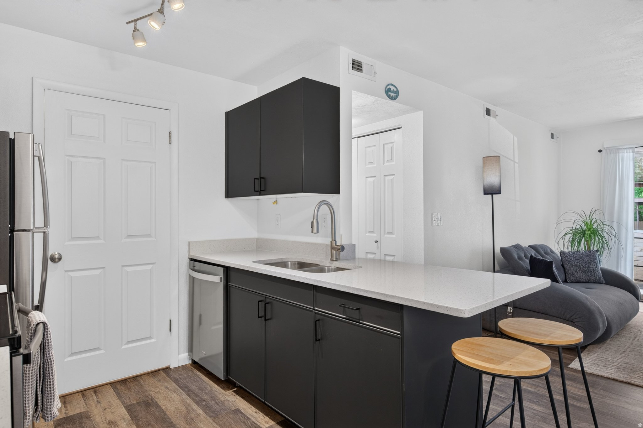 WATERSIDE CONDOS - Residential