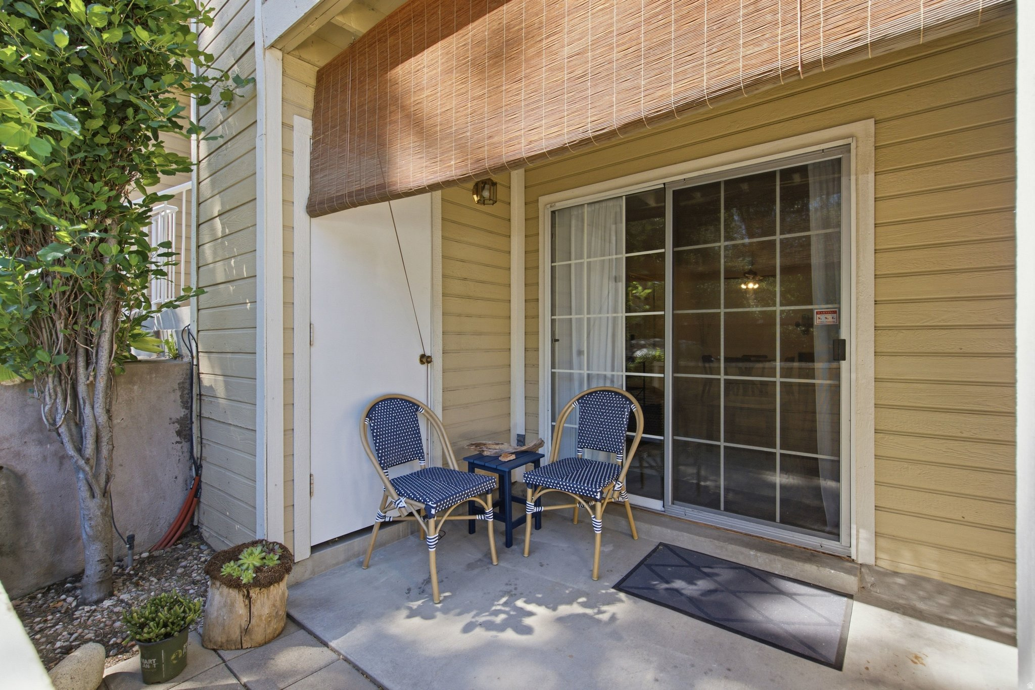 WATERSIDE CONDOS - Residential