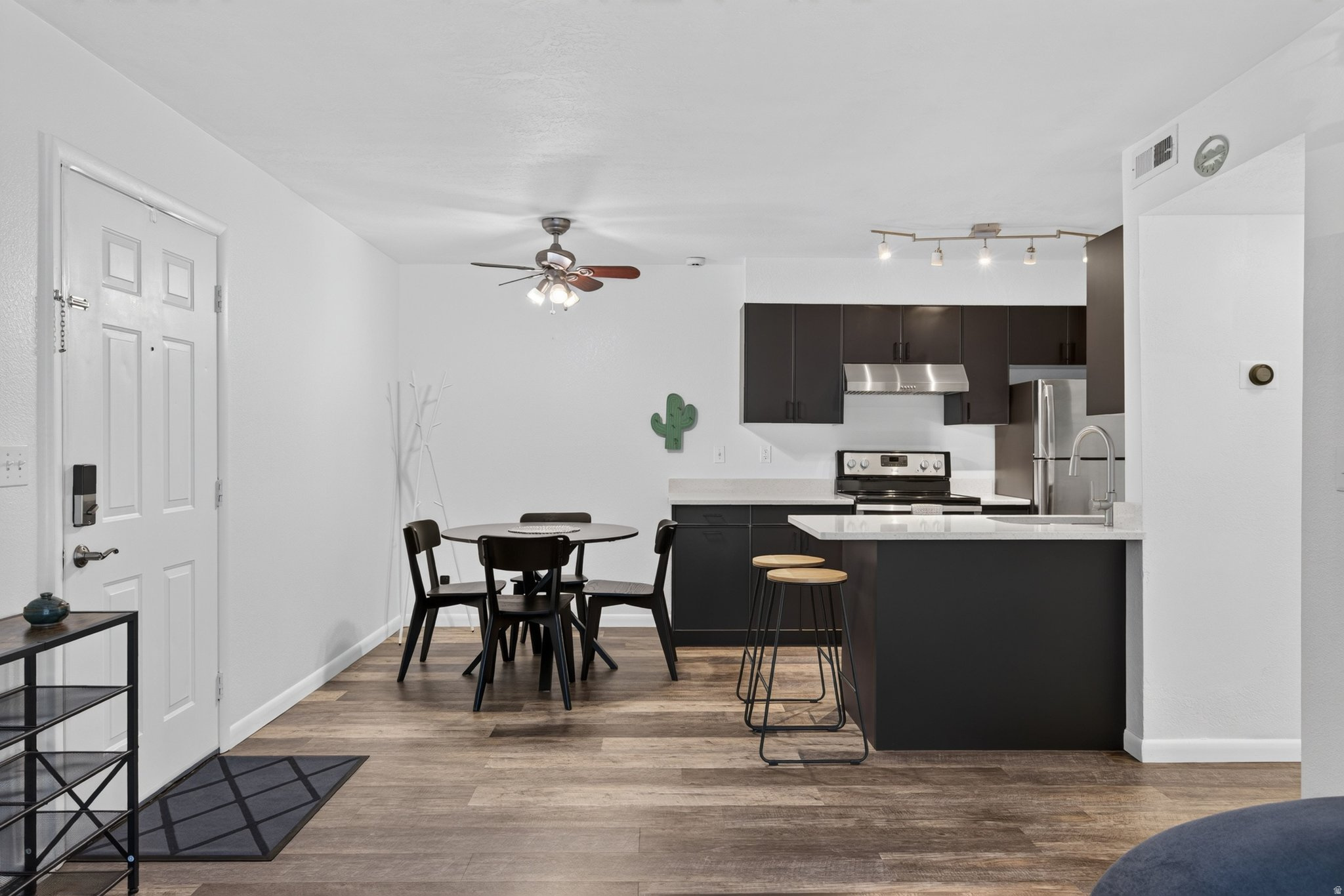 WATERSIDE CONDOS - Residential