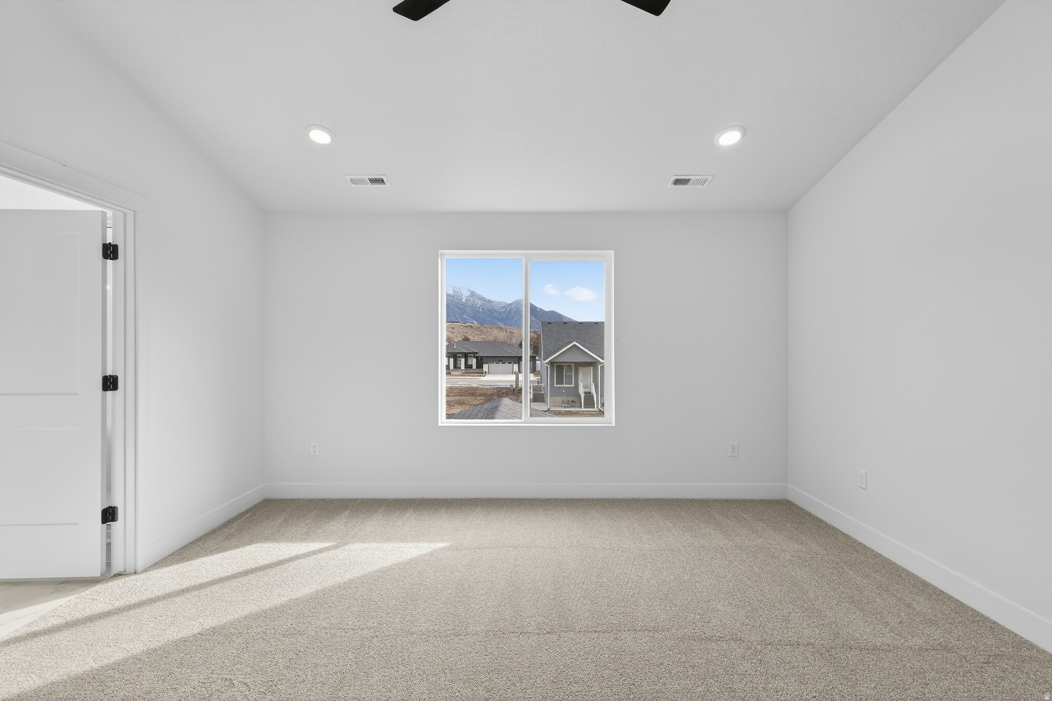 RIVERWOOD - Residential