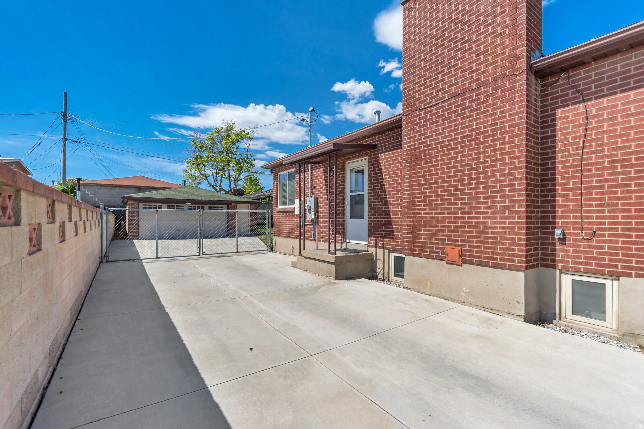 PLEASANT GRE - Residential