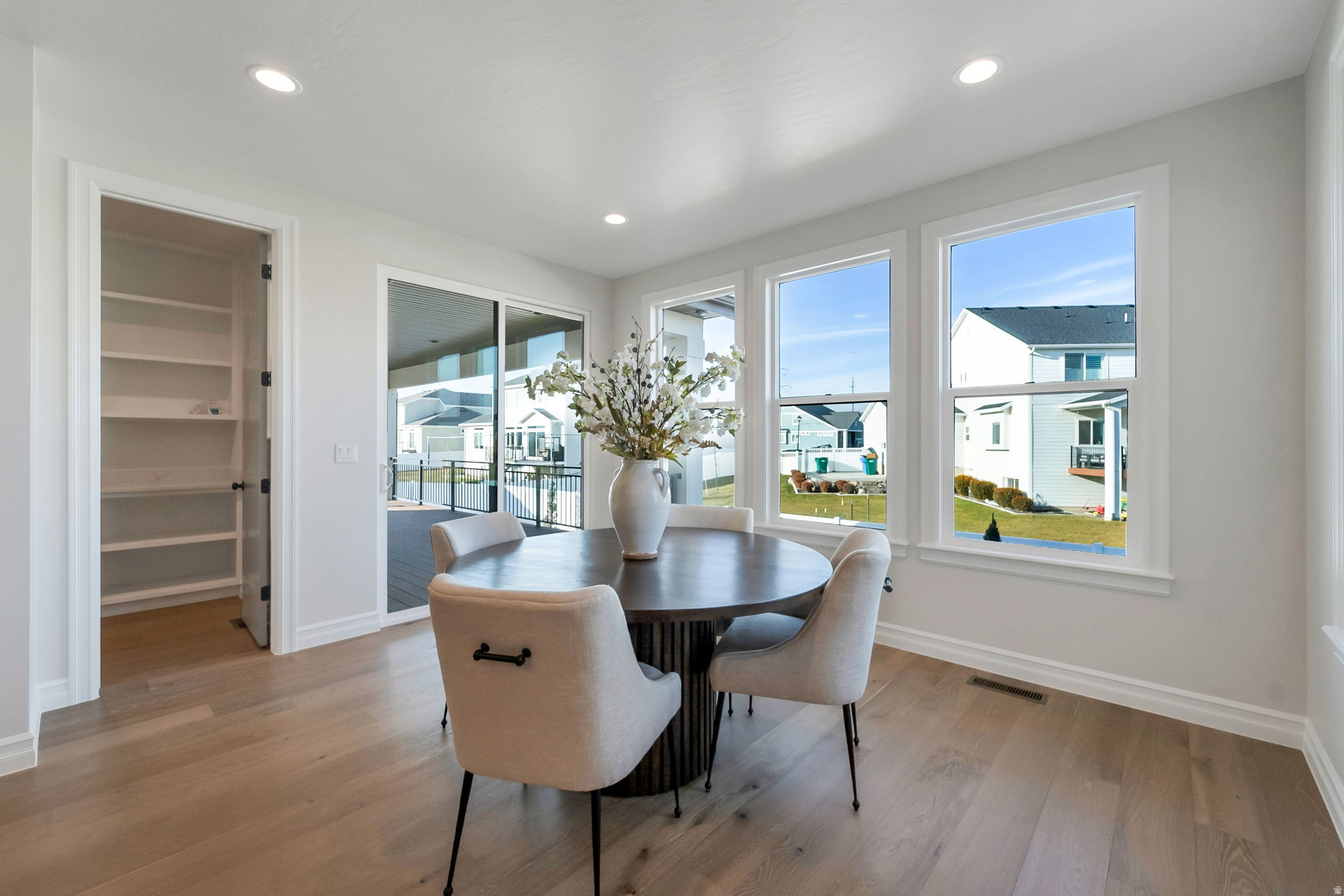 GRANDEUR ESTATES - Residential