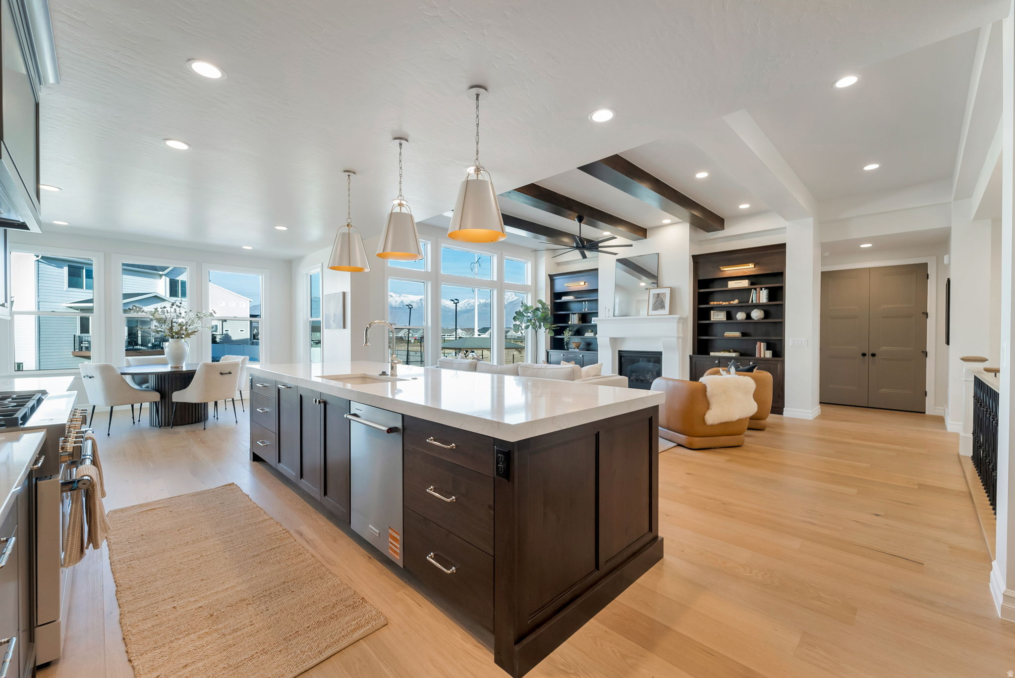 GRANDEUR ESTATES - Residential
