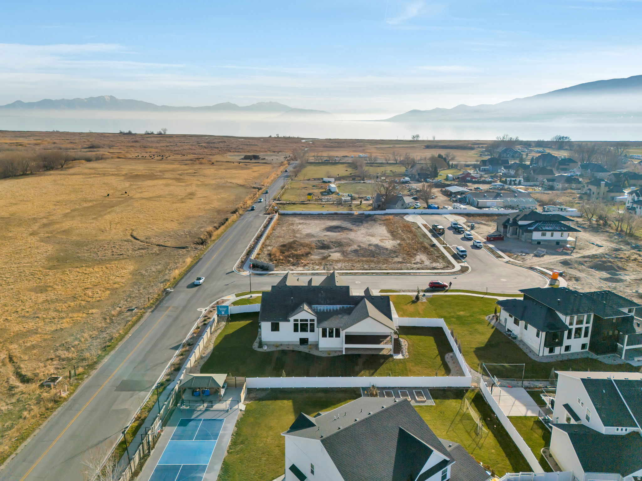 GRANDEUR ESTATES - Residential