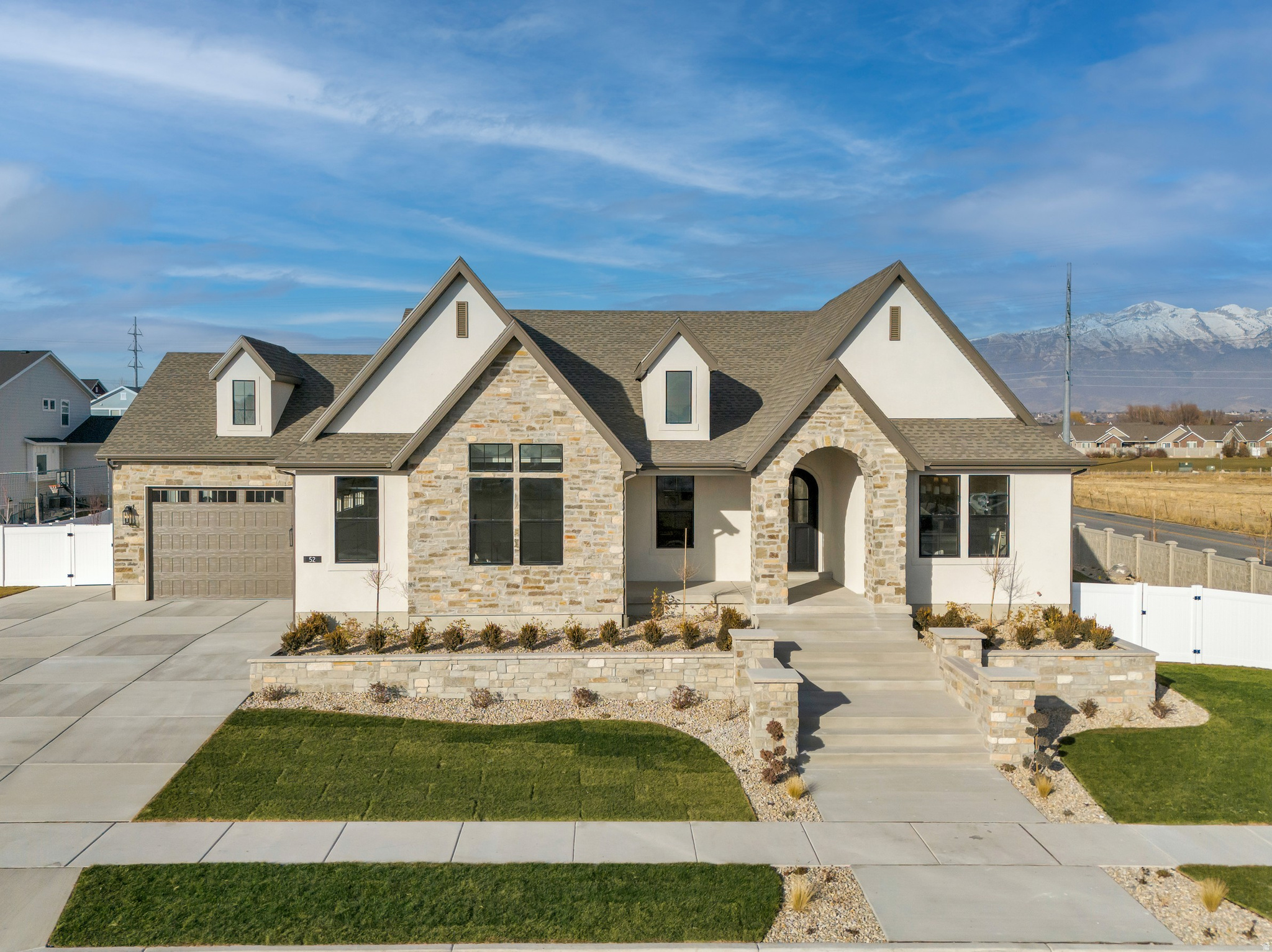 GRANDEUR ESTATES - Residential