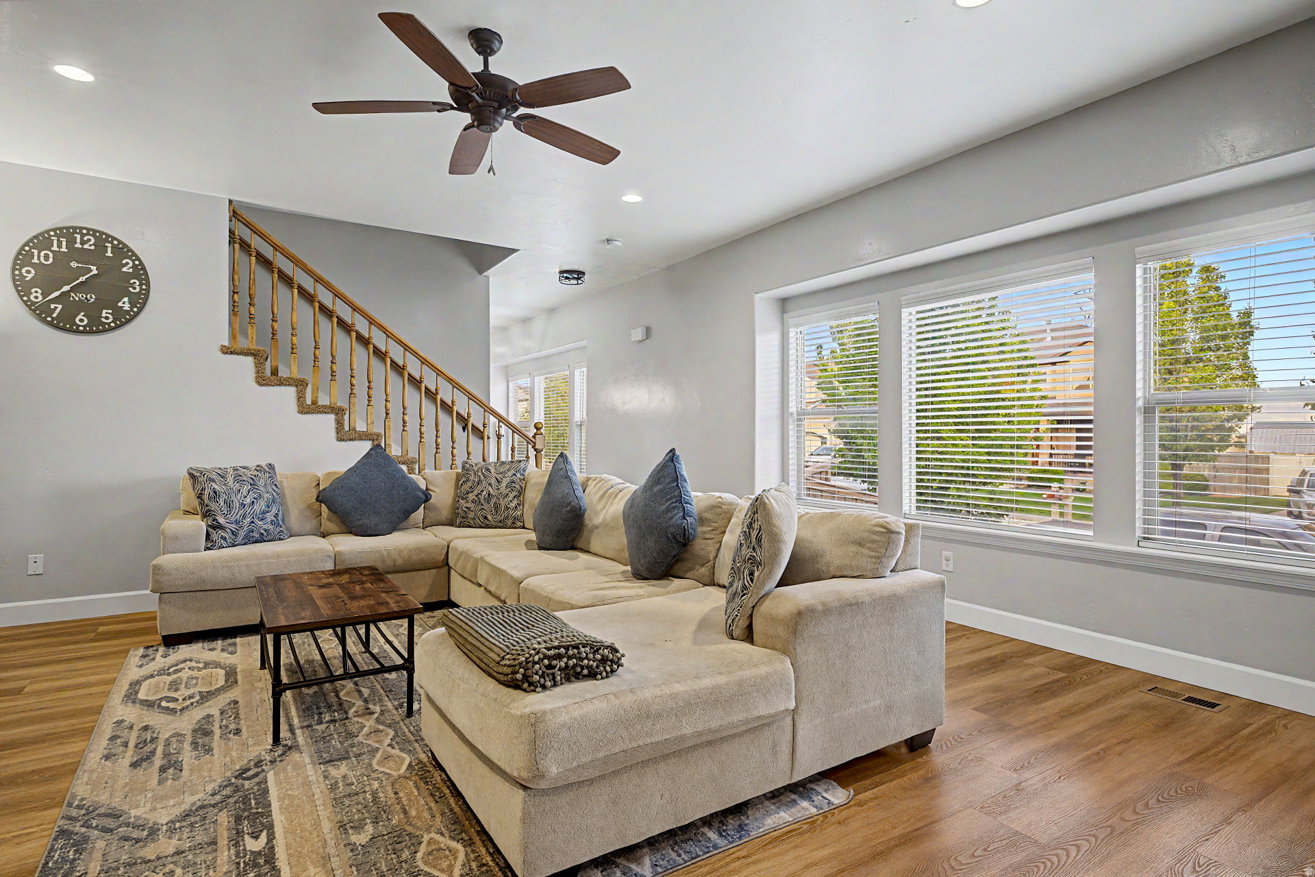 EAGLES GATE - Residential