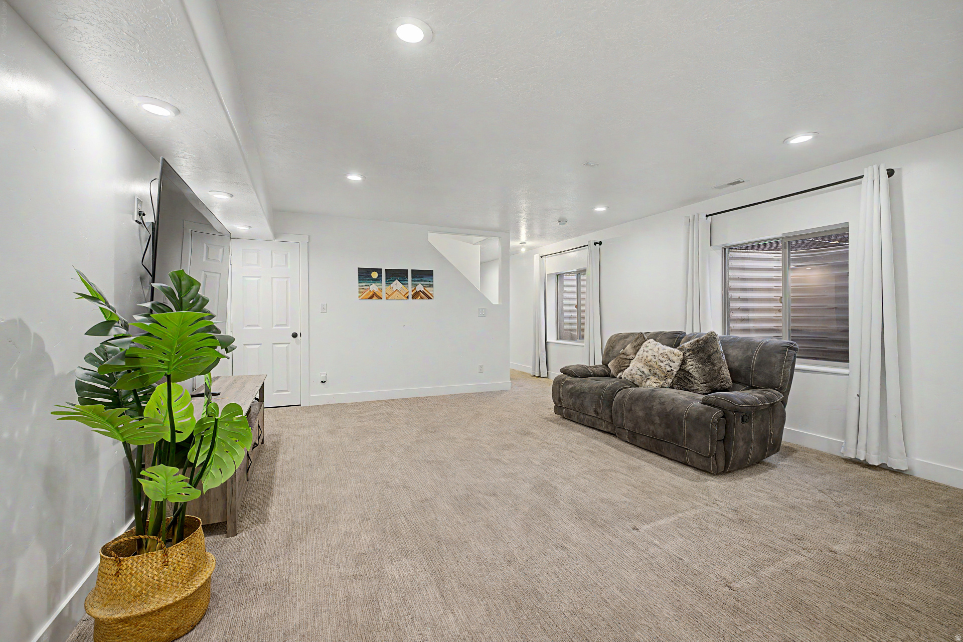 EAGLES GATE - Residential