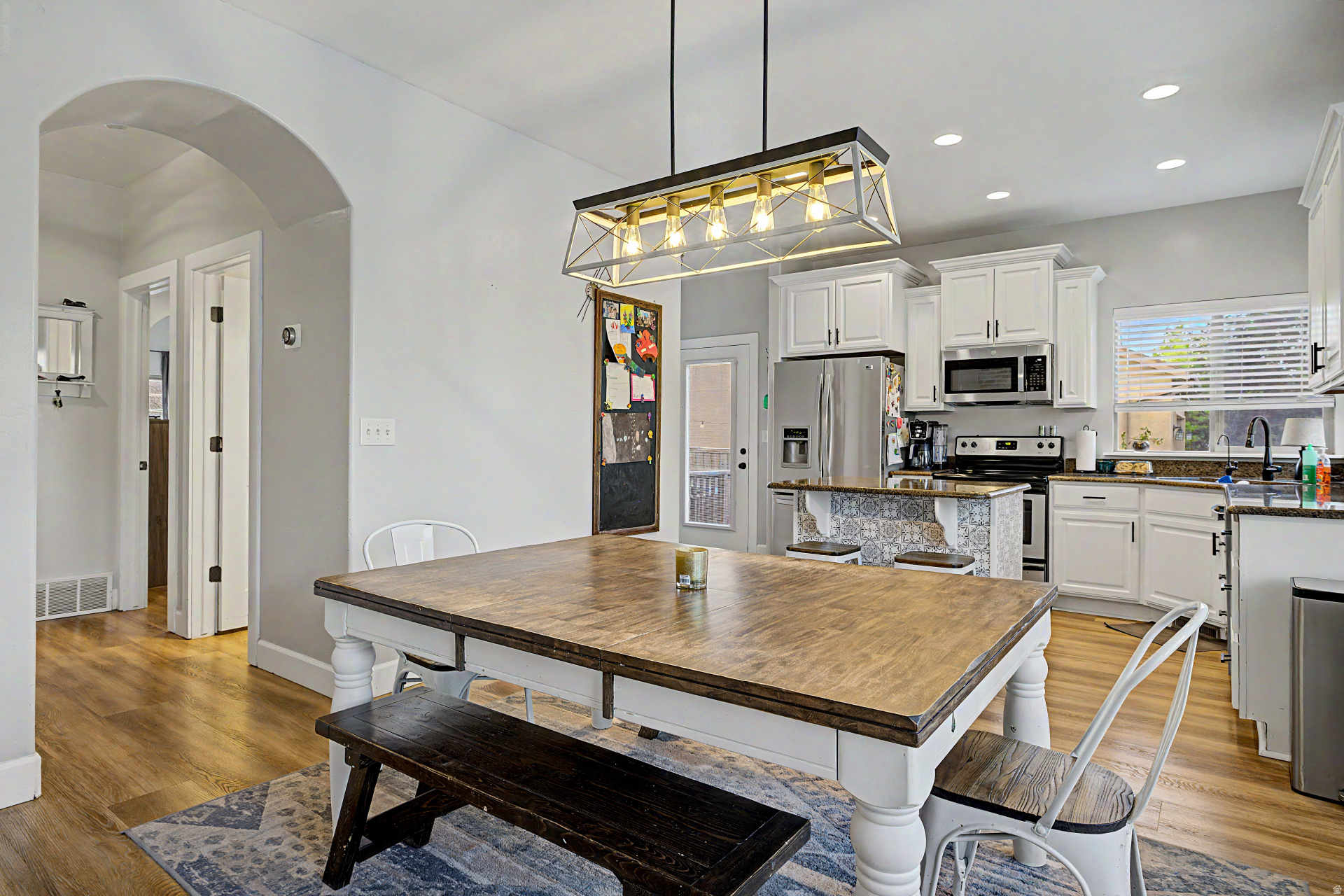 EAGLES GATE - Residential