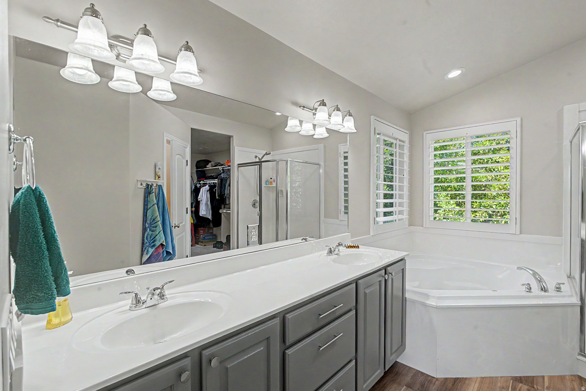 FOX POINTE - Residential