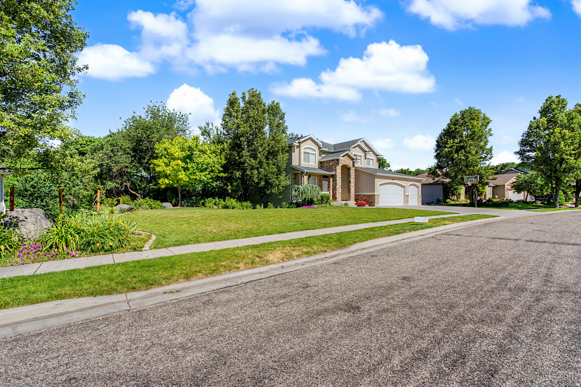 FOX POINTE - Residential