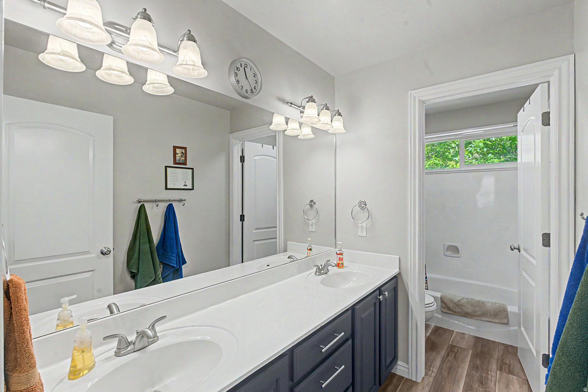 FOX POINTE - Residential