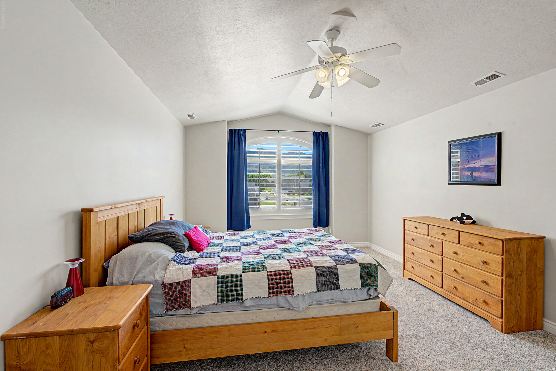 FOX POINTE - Residential