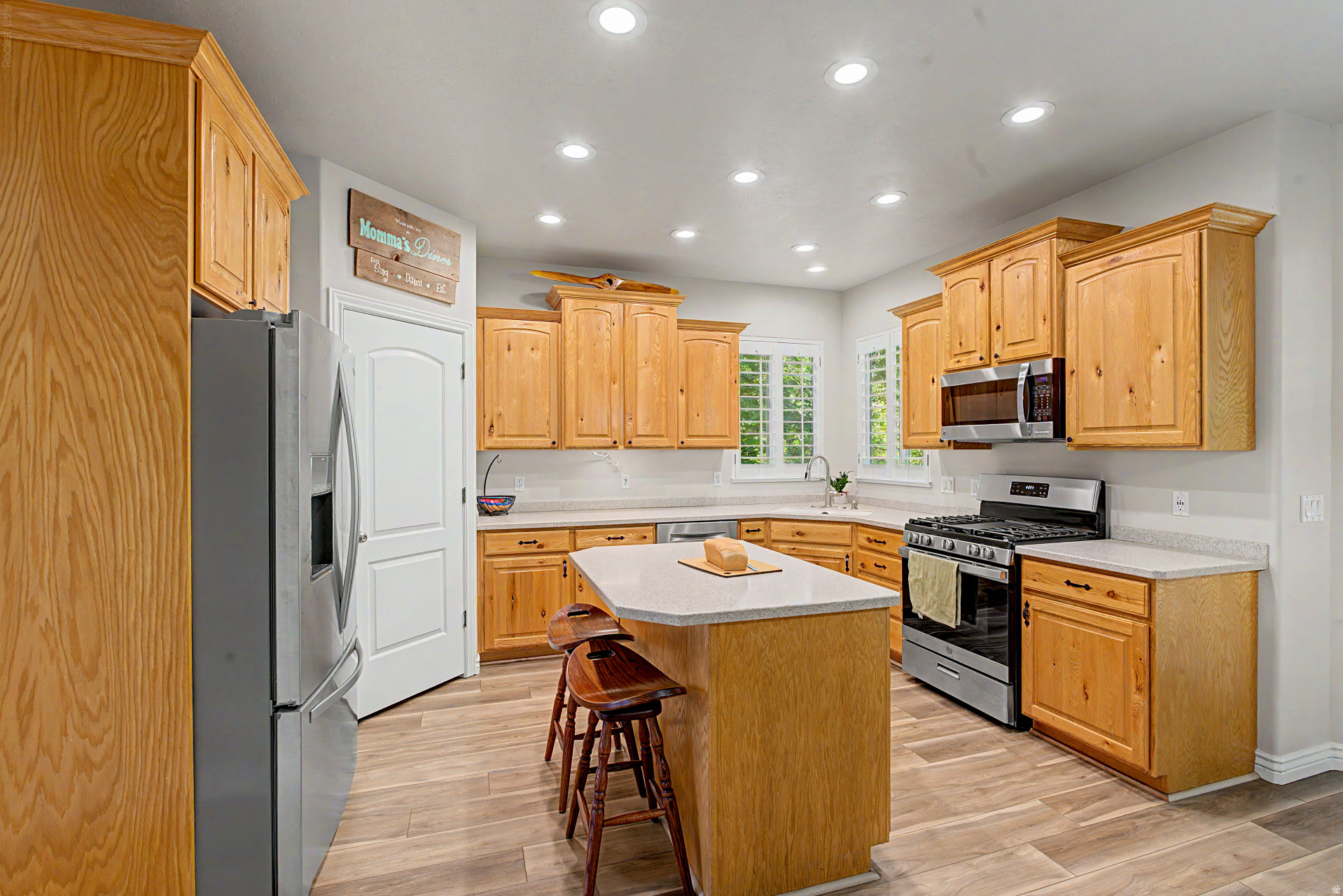 FOX POINTE - Residential