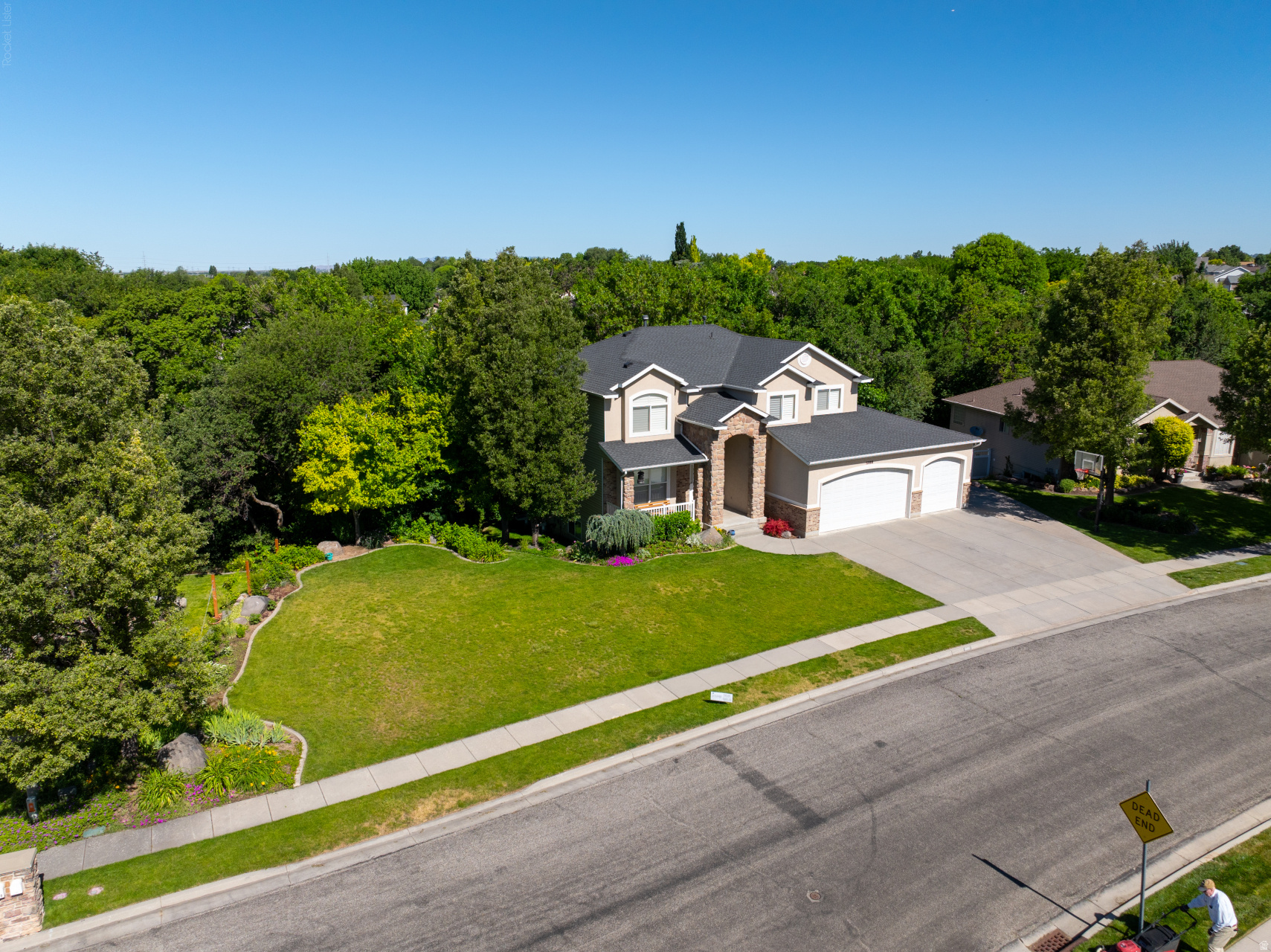 FOX POINTE - Residential