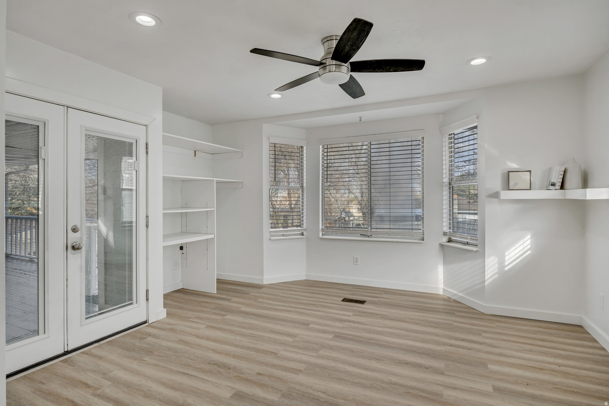 WHITE CITY - Residential