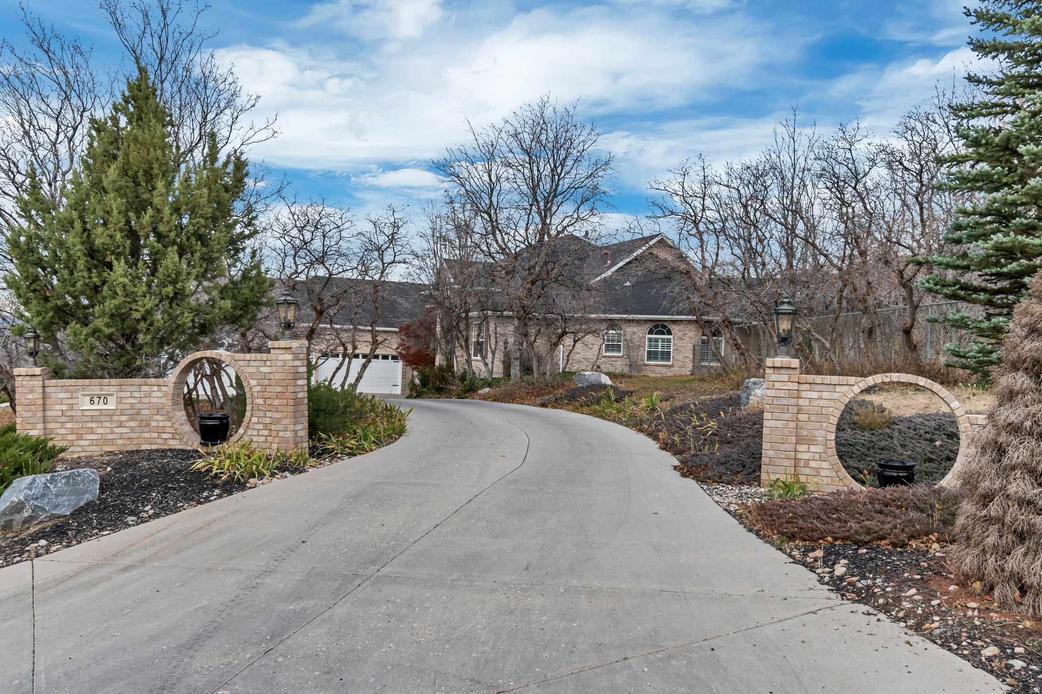 FLINTRIDGE - Residential