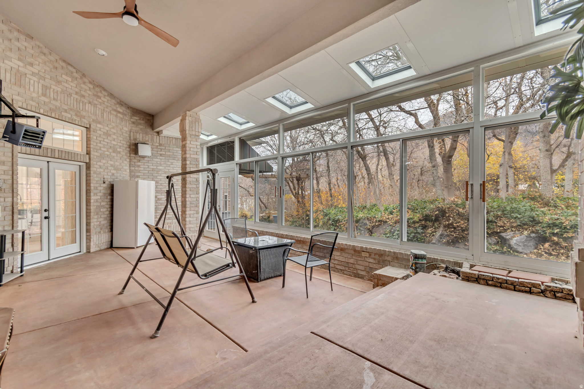 FLINTRIDGE - Residential