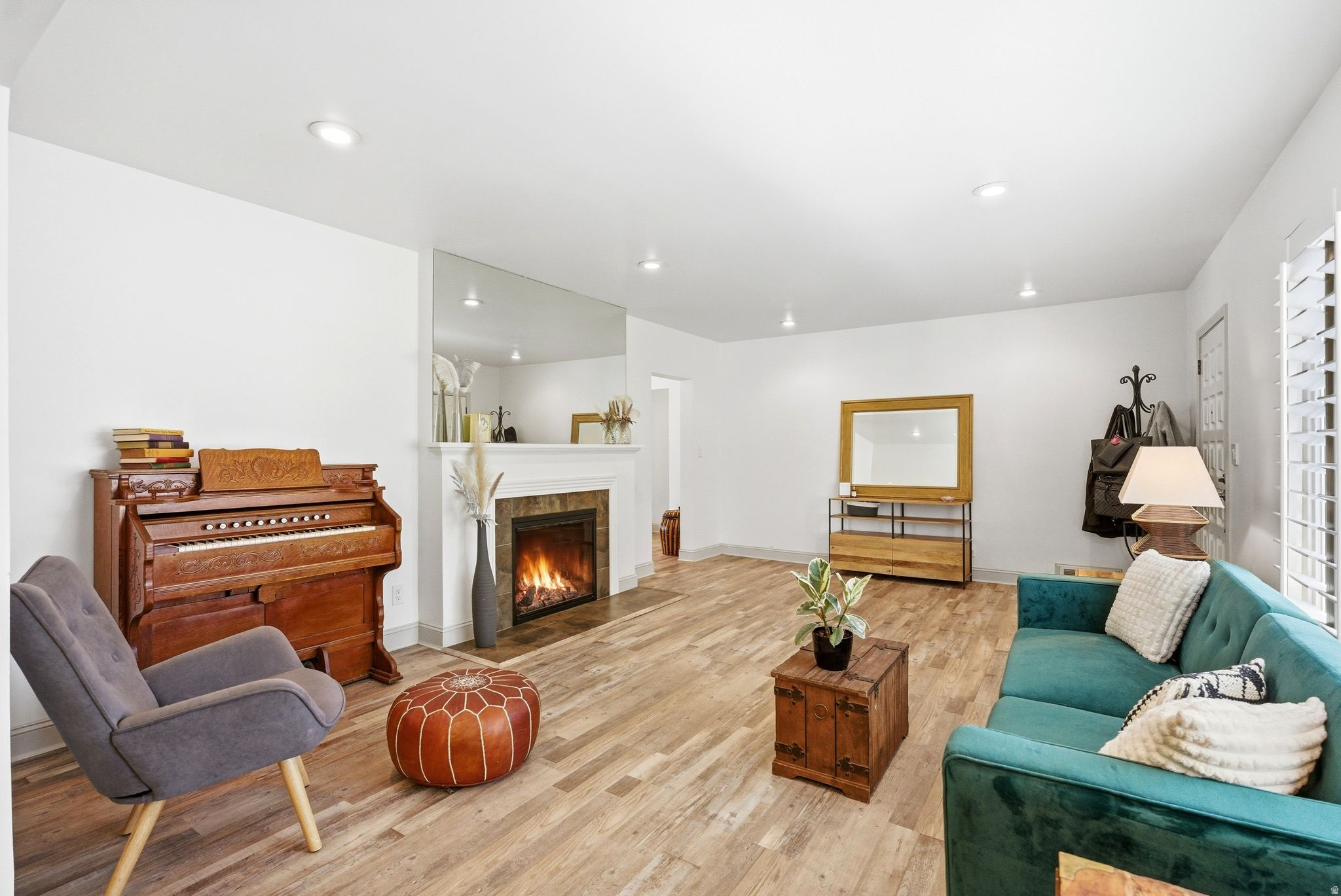 MURRAY HILL GARDENS - Residential