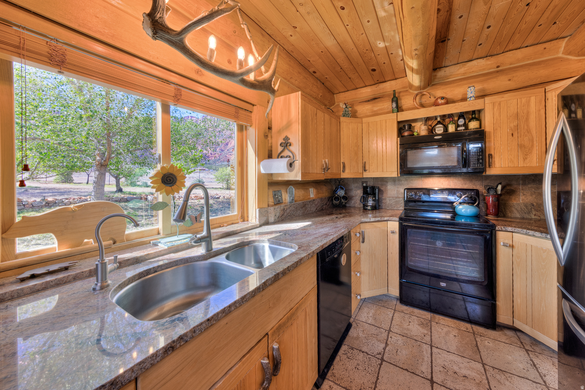 CASTLE VALLEY RIVER RANCHOS - Residential
