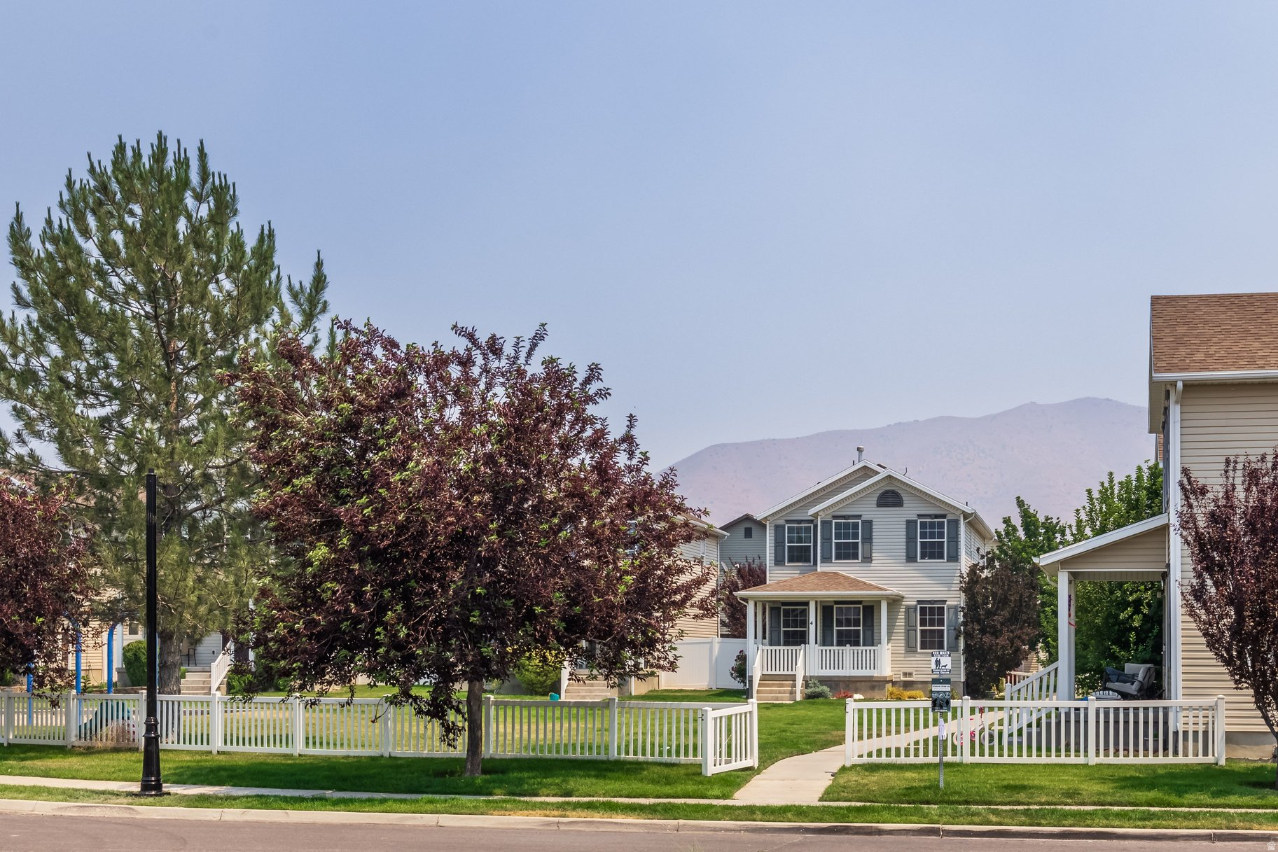 COLONIAL PARK - Residential