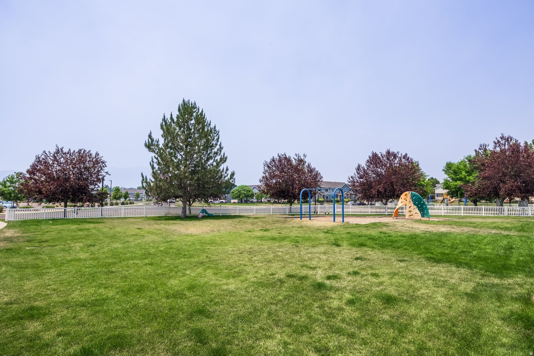 COLONIAL PARK - Residential
