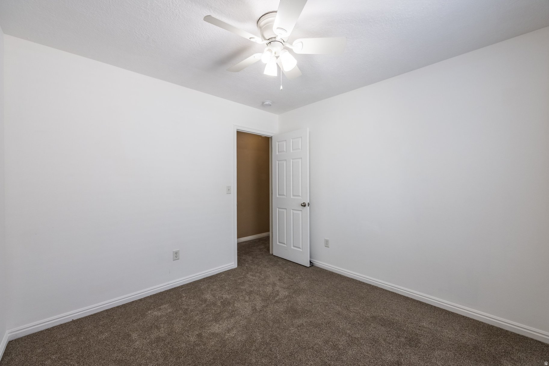 COLONIAL PARK - Residential