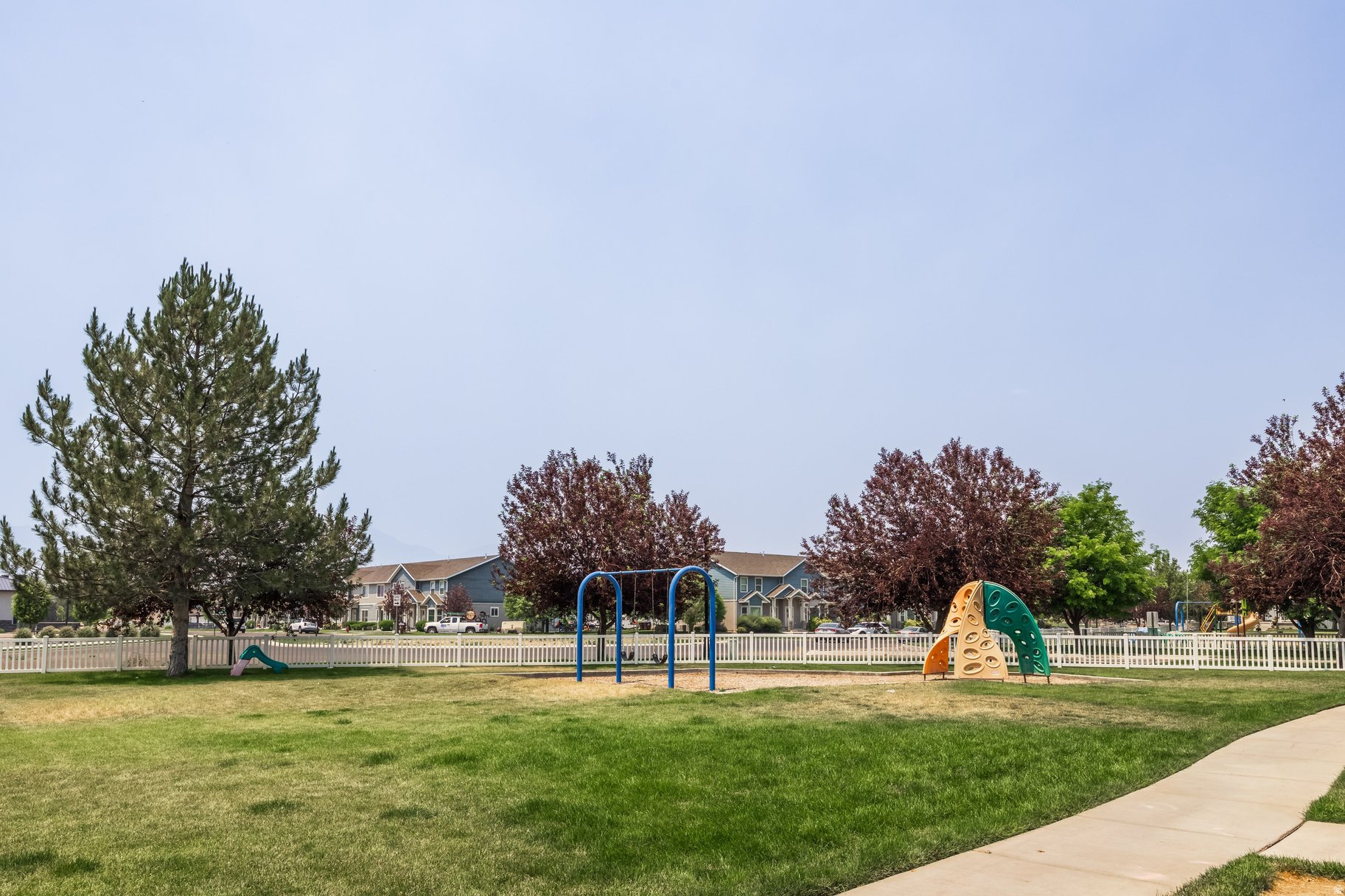 COLONIAL PARK - Residential