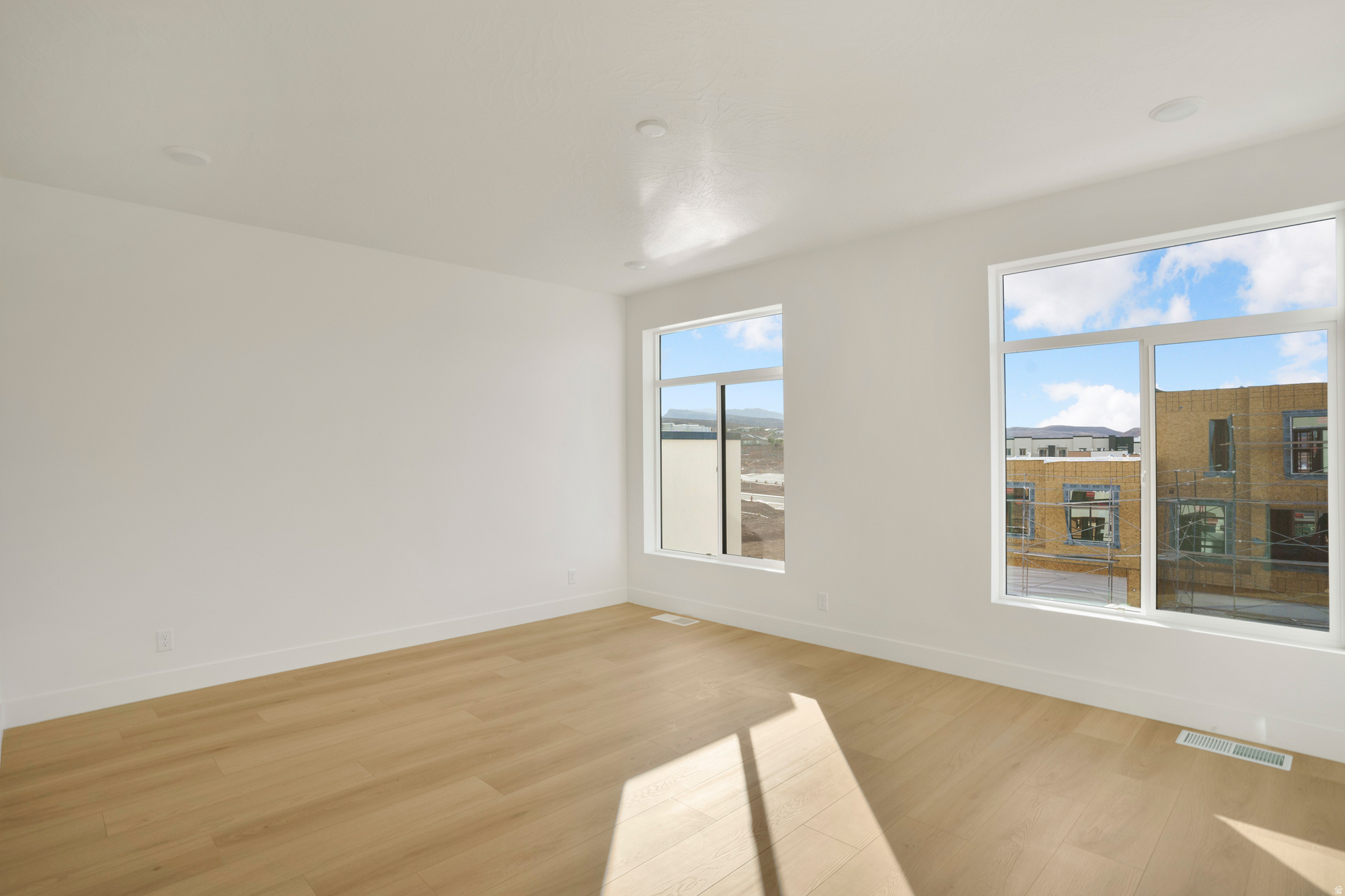 BECCO CREEK TOWNHOMES AT DIVARIO - Residential