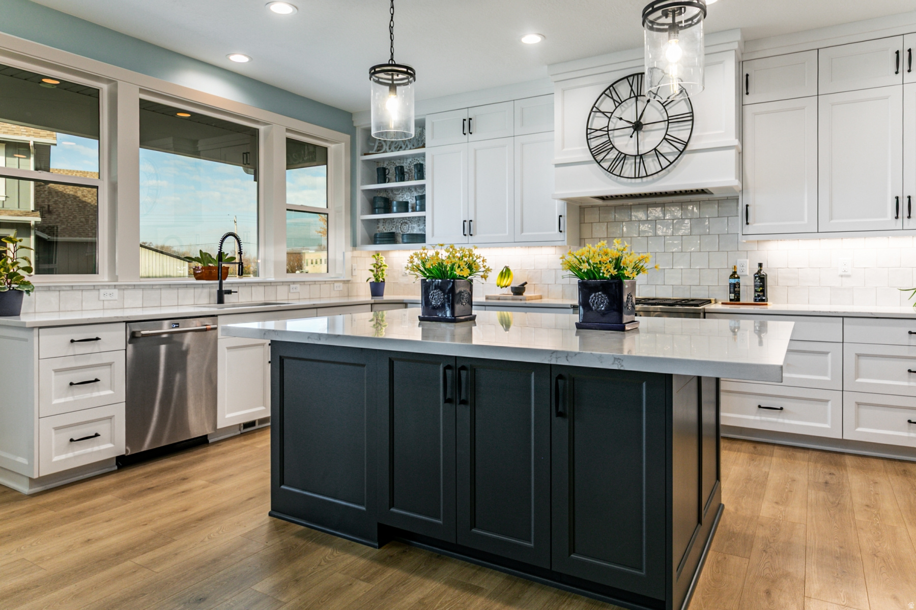 MOUNTAIN VIEW ESTATES - Residential