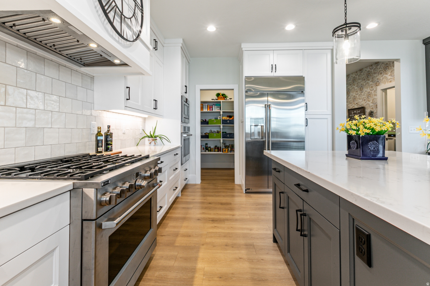 MOUNTAIN VIEW ESTATES - Residential