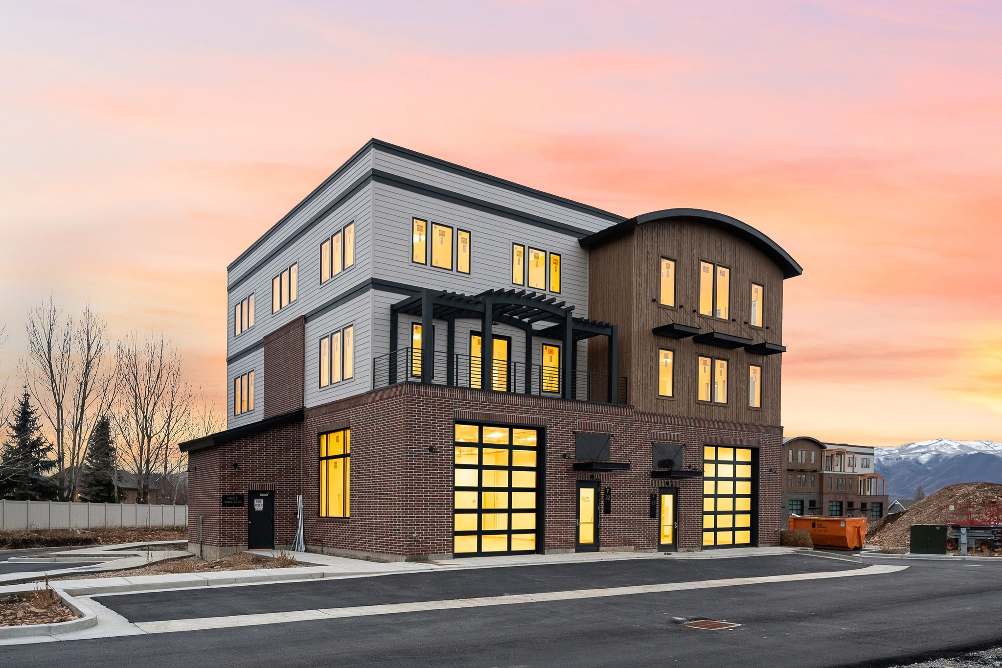 MOUNTAIN VIEW COMMONS - Residential