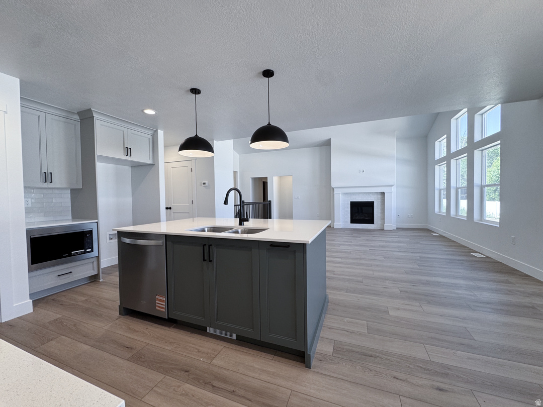 RIVERWOOD - Residential