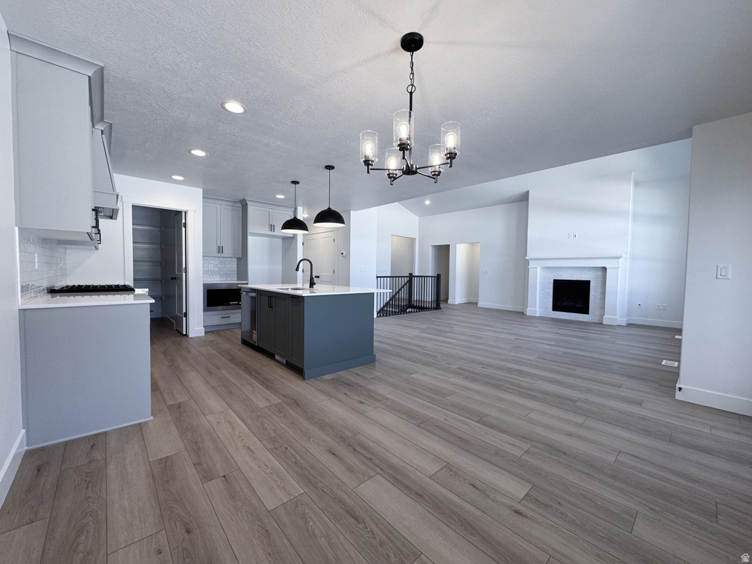 RIVERWOOD - Residential