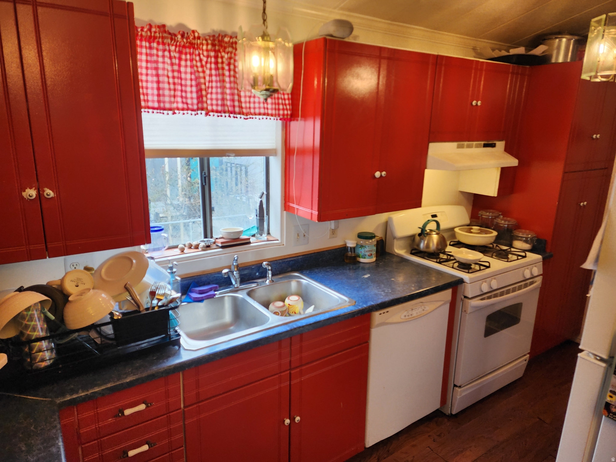CRESCENTWOOD VILLAGE - Residential