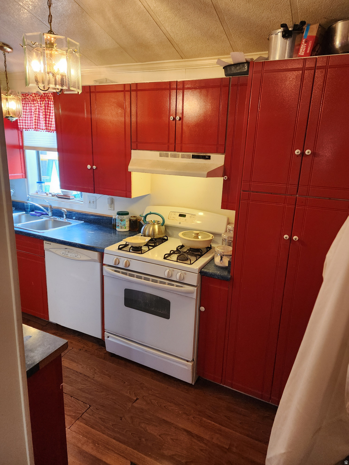 CRESCENTWOOD VILLAGE - Residential