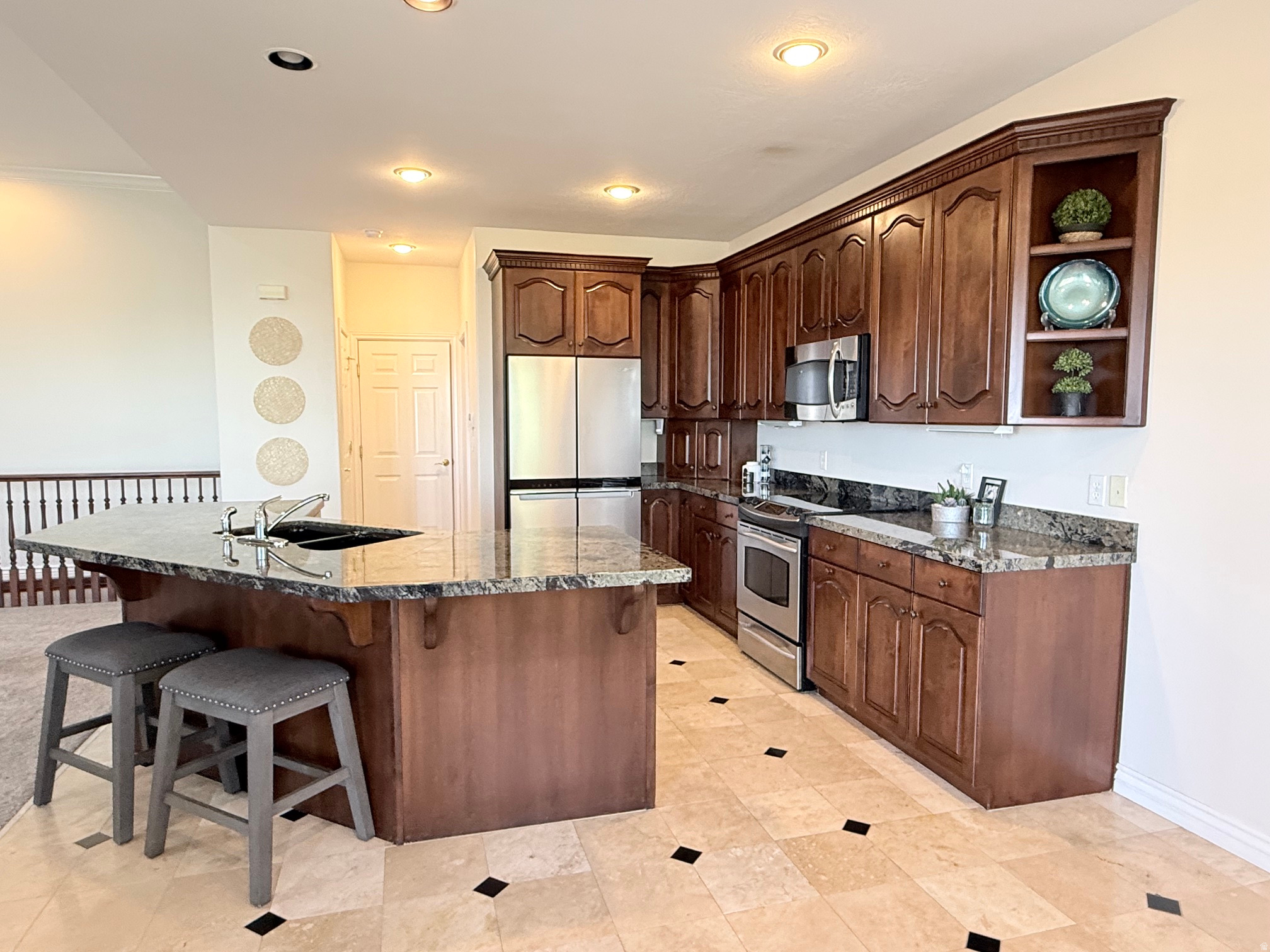 COTTAGES AT FAIRWAY - Residential