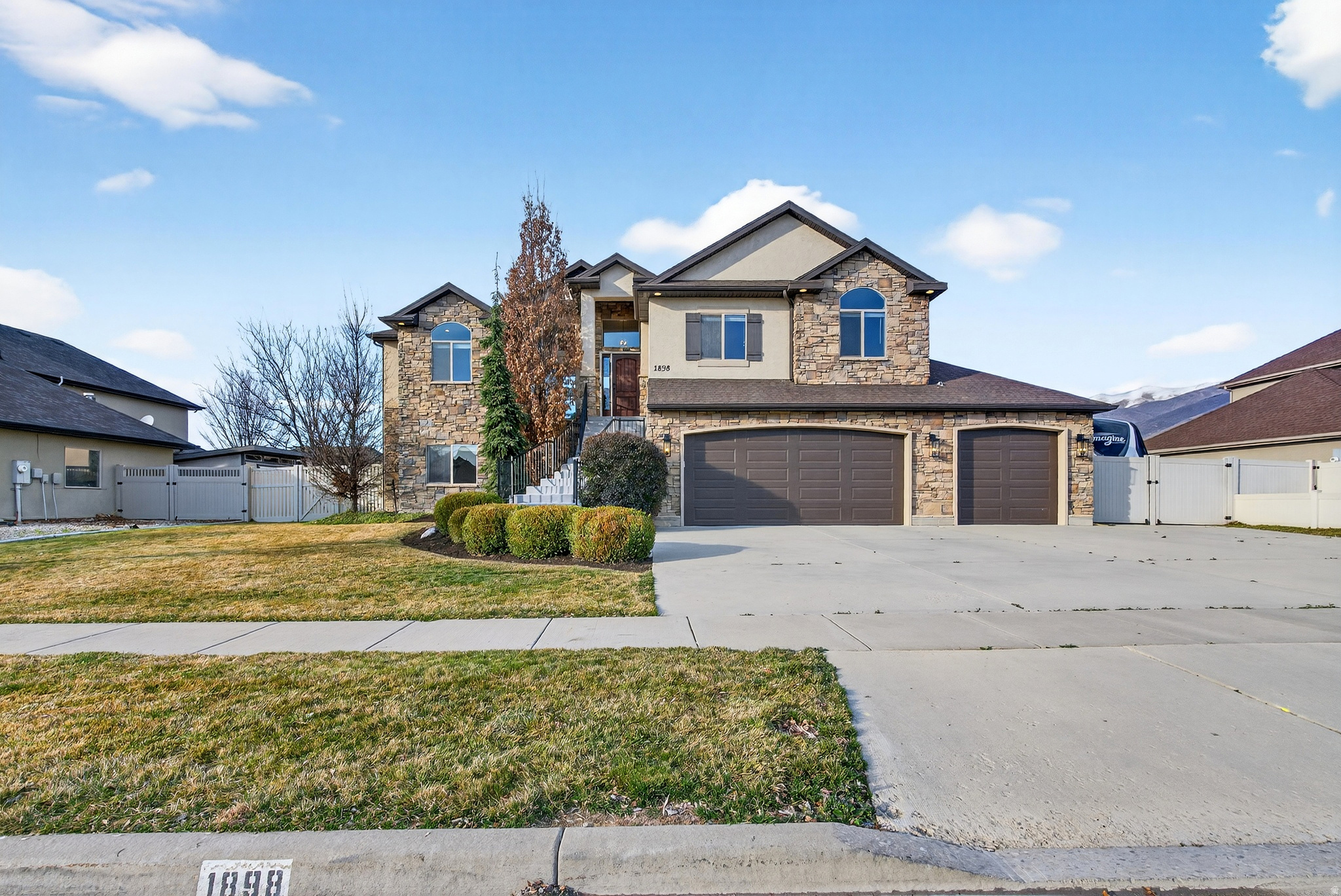 FARMINGTON RANCHES - Residential