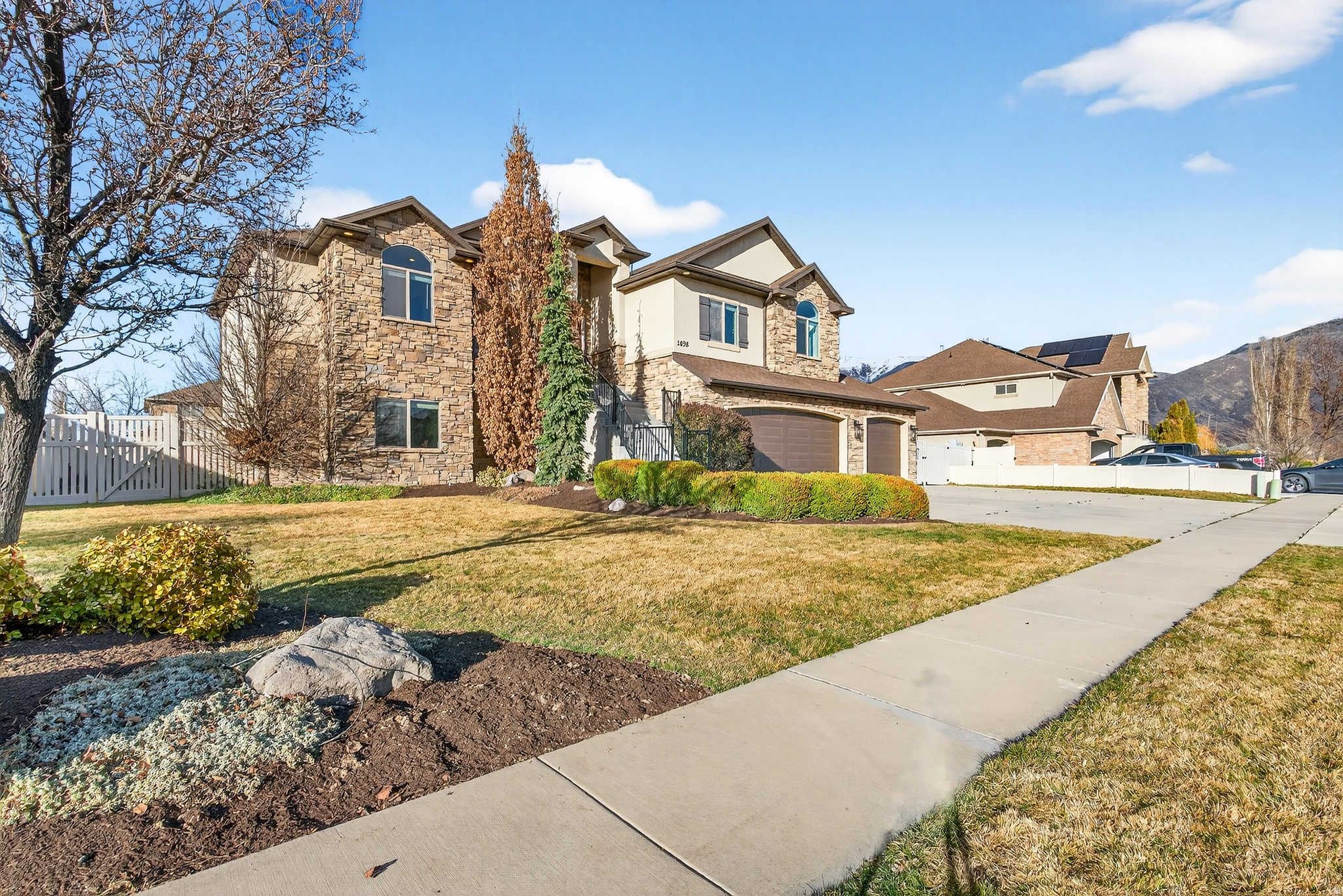 FARMINGTON RANCHES - Residential