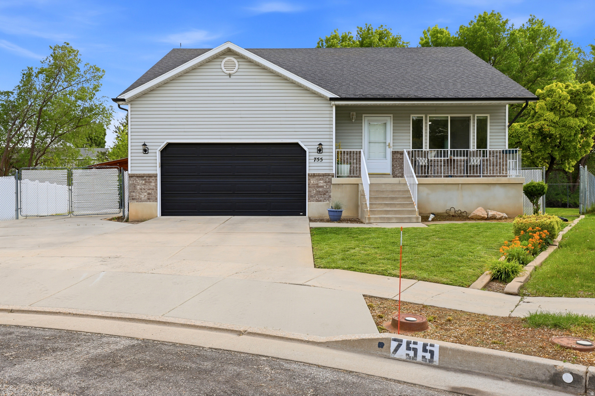 NORTH POINTE VILLAGE - Residential
