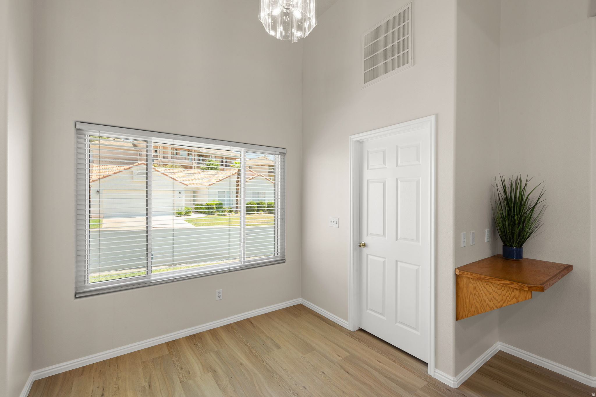 VISTA DEL SOL TH 1 - Residential