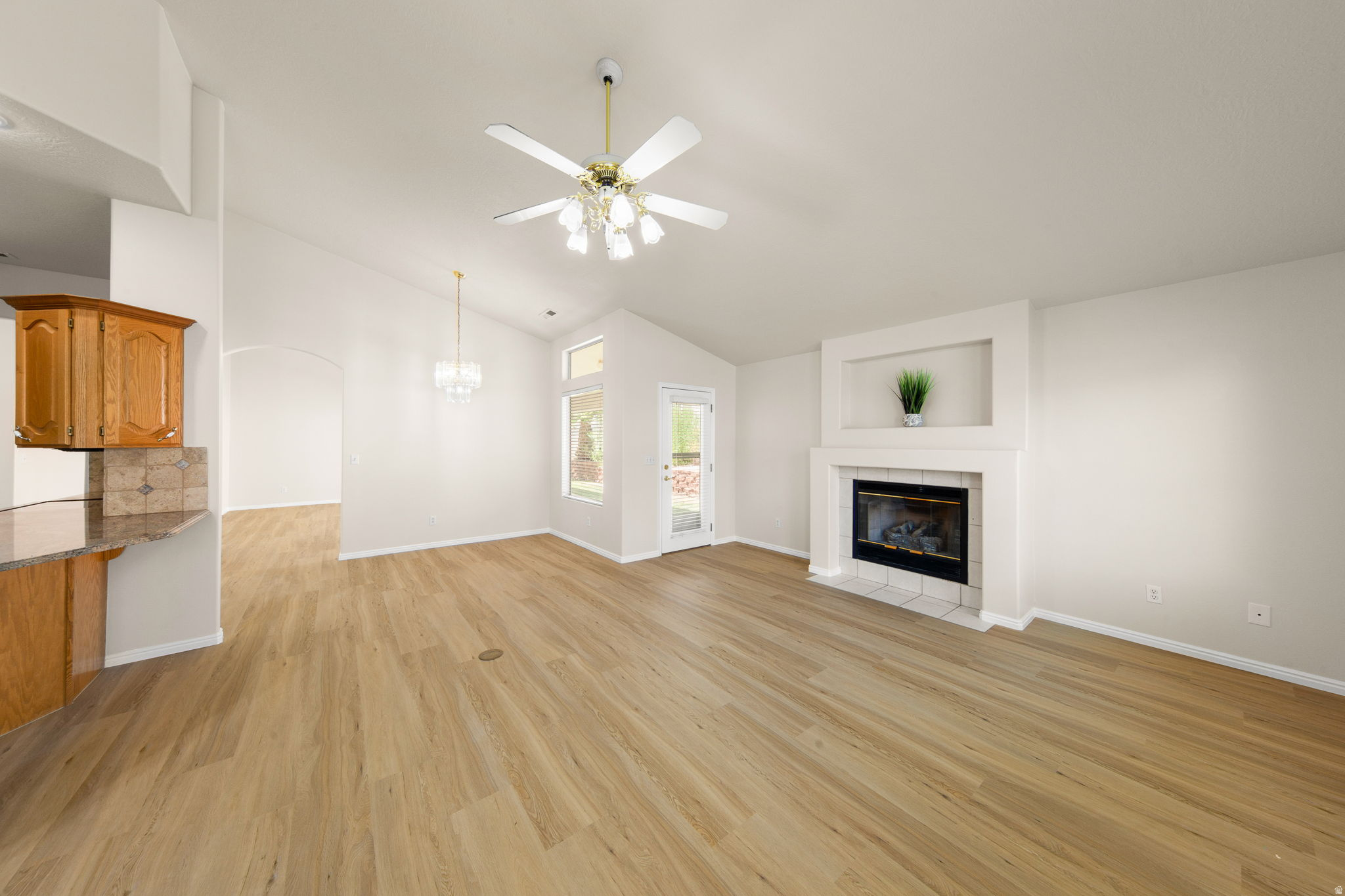 VISTA DEL SOL TH 1 - Residential