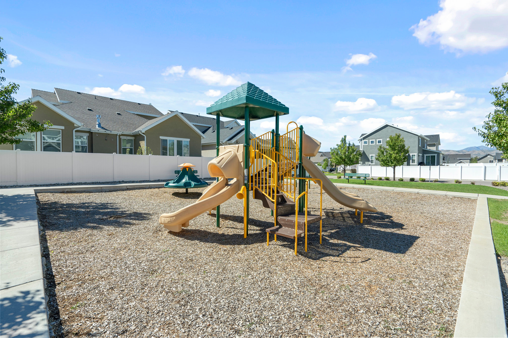 PARKSIDE - Residential