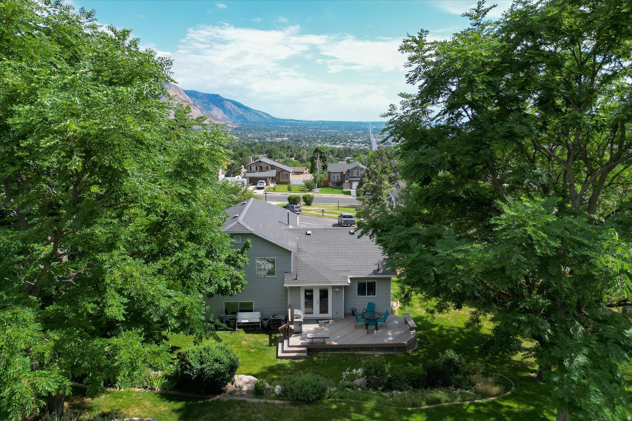 LAKEVIEW HEIGHTS - Residential