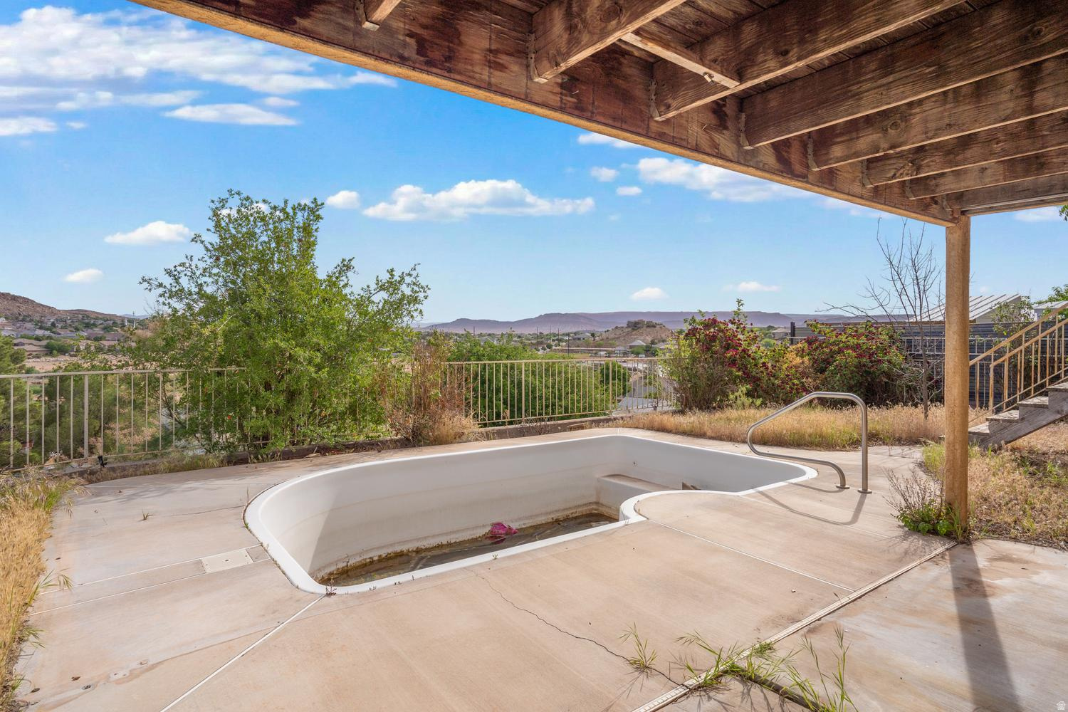 BLOOMINGTON HILLS 1 - Residential