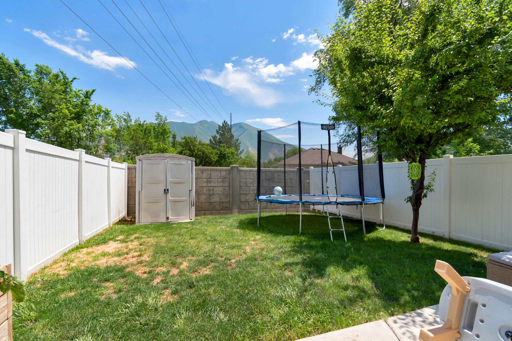 SPANISH VISTA - Residential