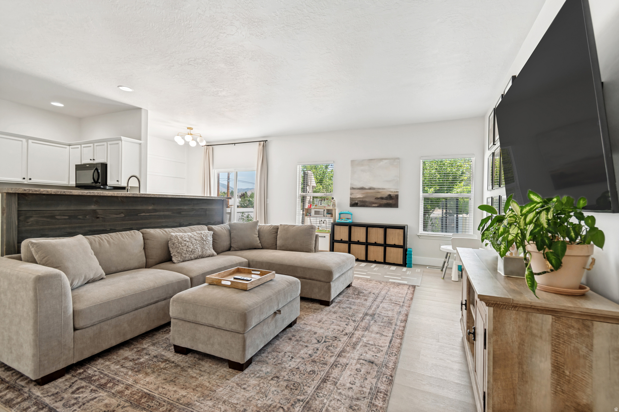 SPANISH VISTA - Residential