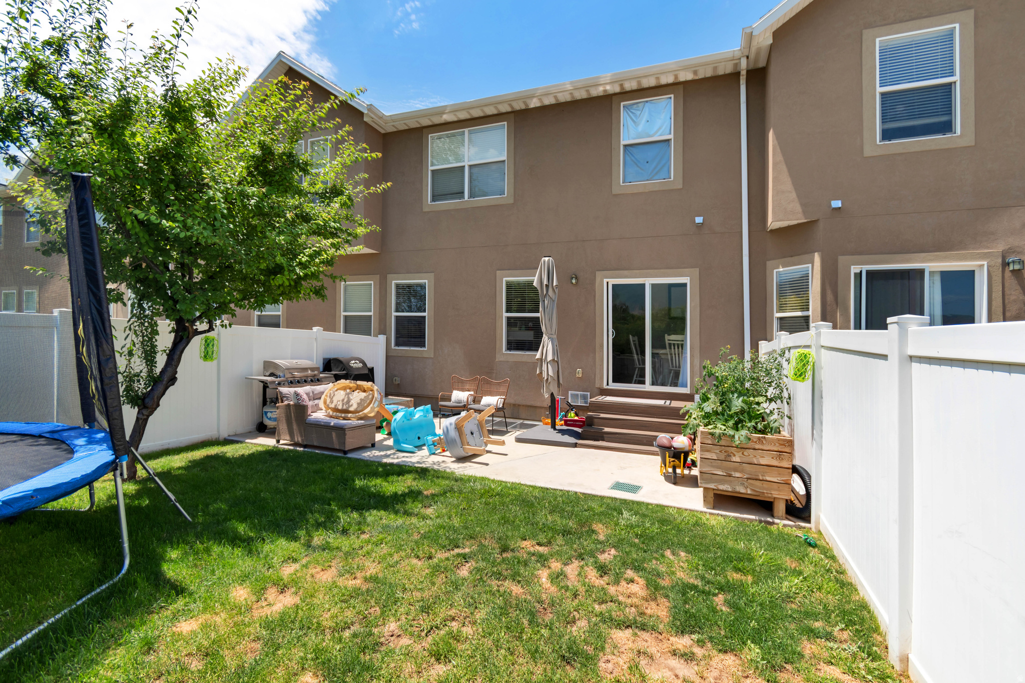 SPANISH VISTA - Residential